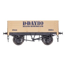 Dapol 7F-052-015 5 Plank D Day wagon